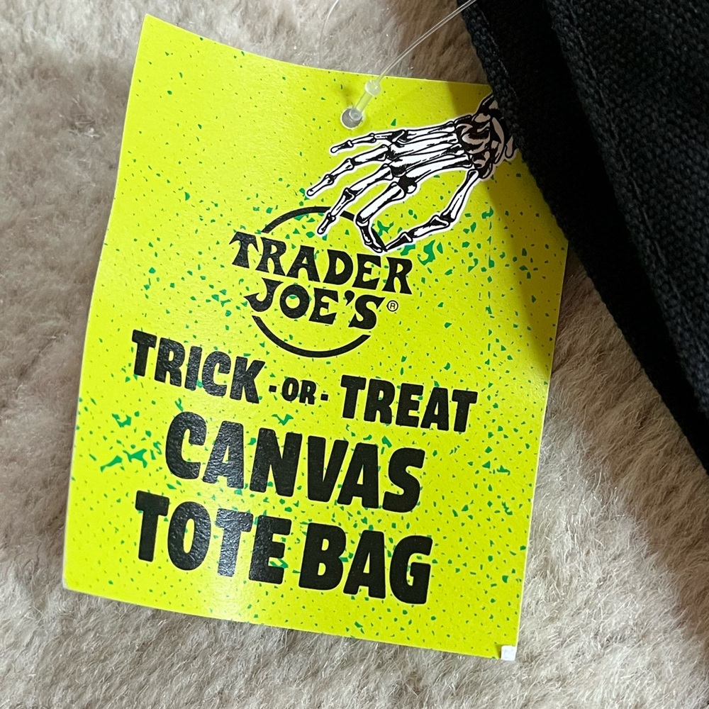 4 Trader Joe’s Halloween Mini Tote Bags - Picture 8 of 12
